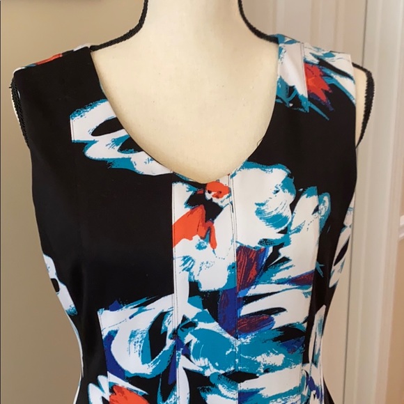 Pretty Dress.   Nice for church or wedding. - Picture 6 of 7